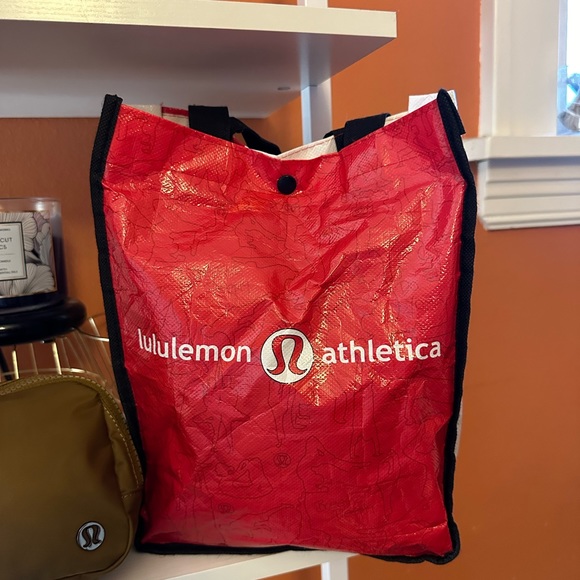 LULULEMON Bundle (Belt Bag and 2 Recyclable Bags) (NWT) - Picture 9 of 11